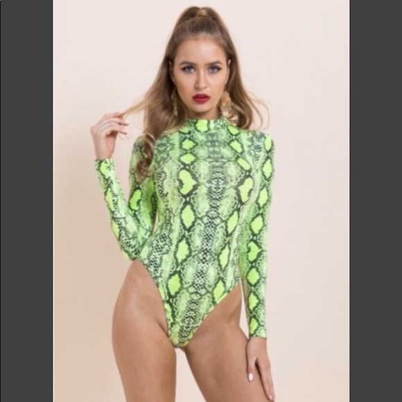 💚Neon Green Snakeskin Bodysuit - Picture 3 of 4